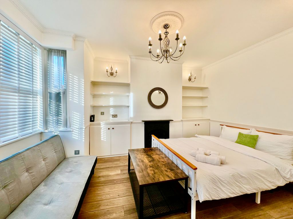 Property photo 3 of 8