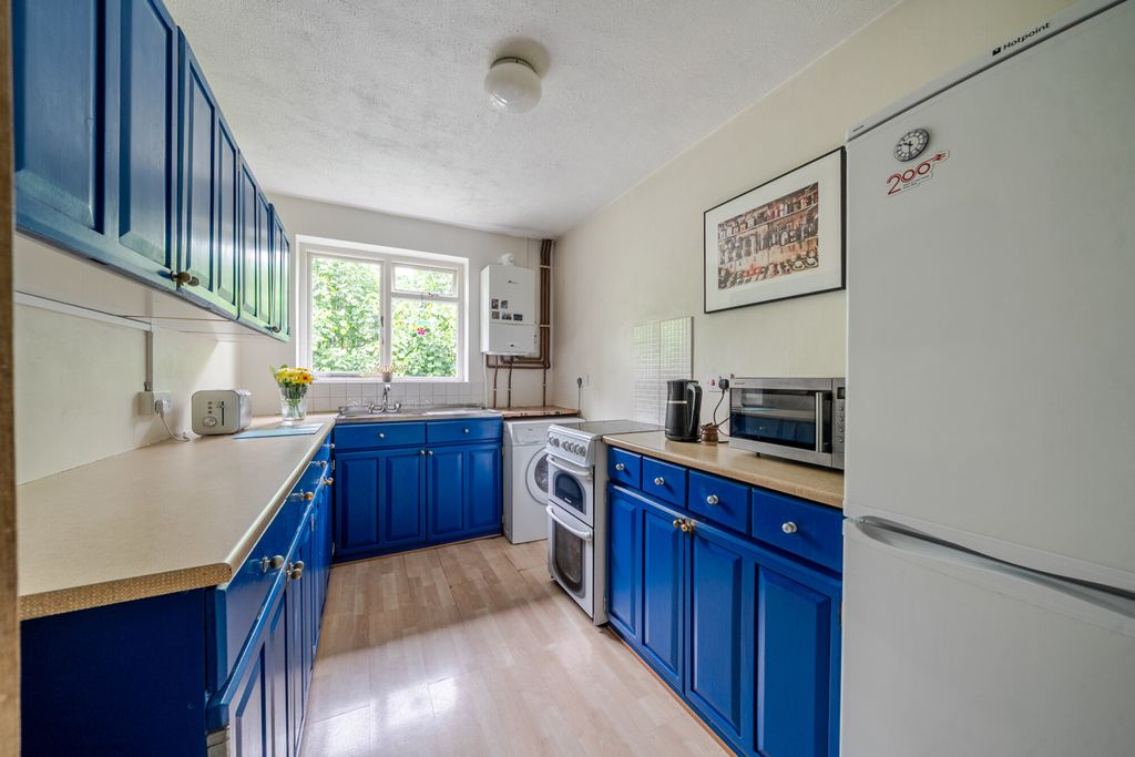 Property photo 3 of 17 1463808-3-6A216F5...