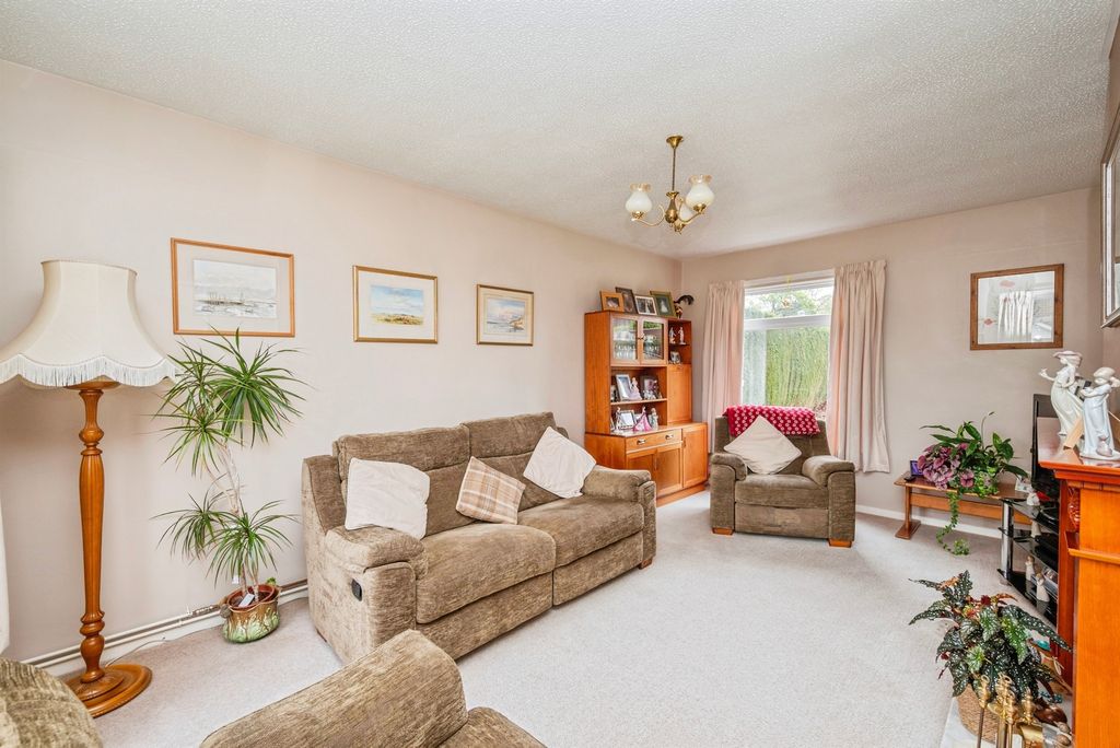 Property photo 2 of 24