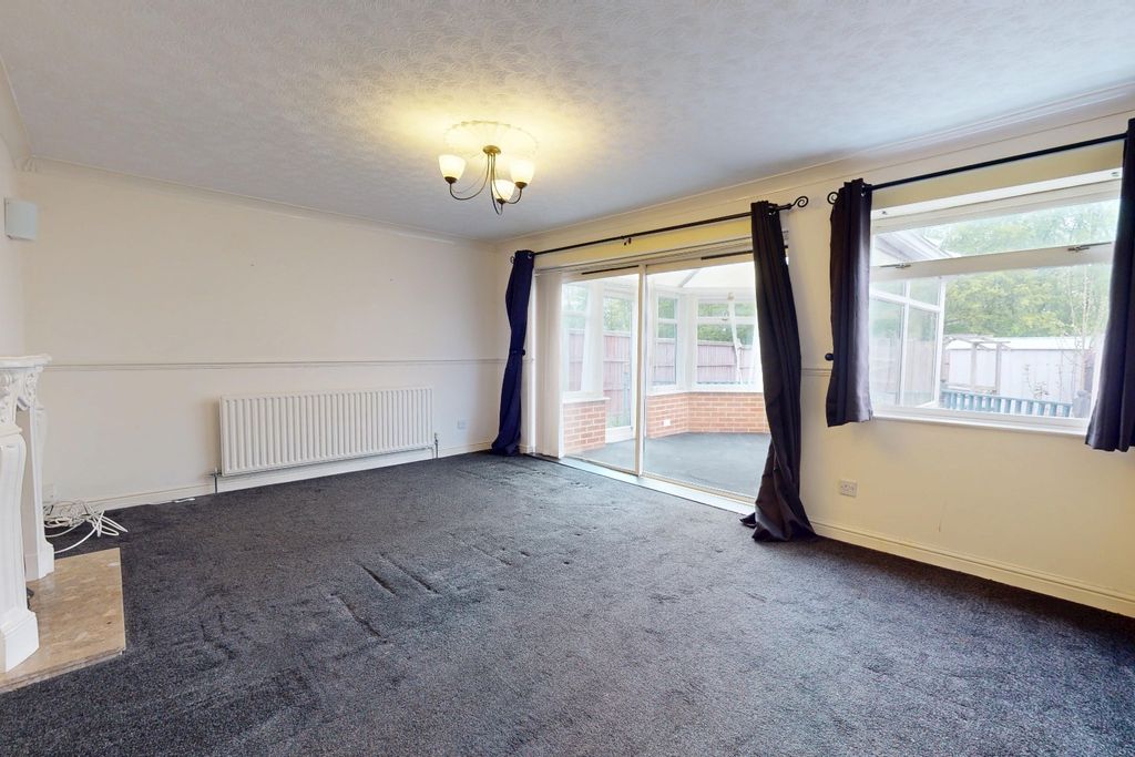 Property photo 3 of 21 4898385