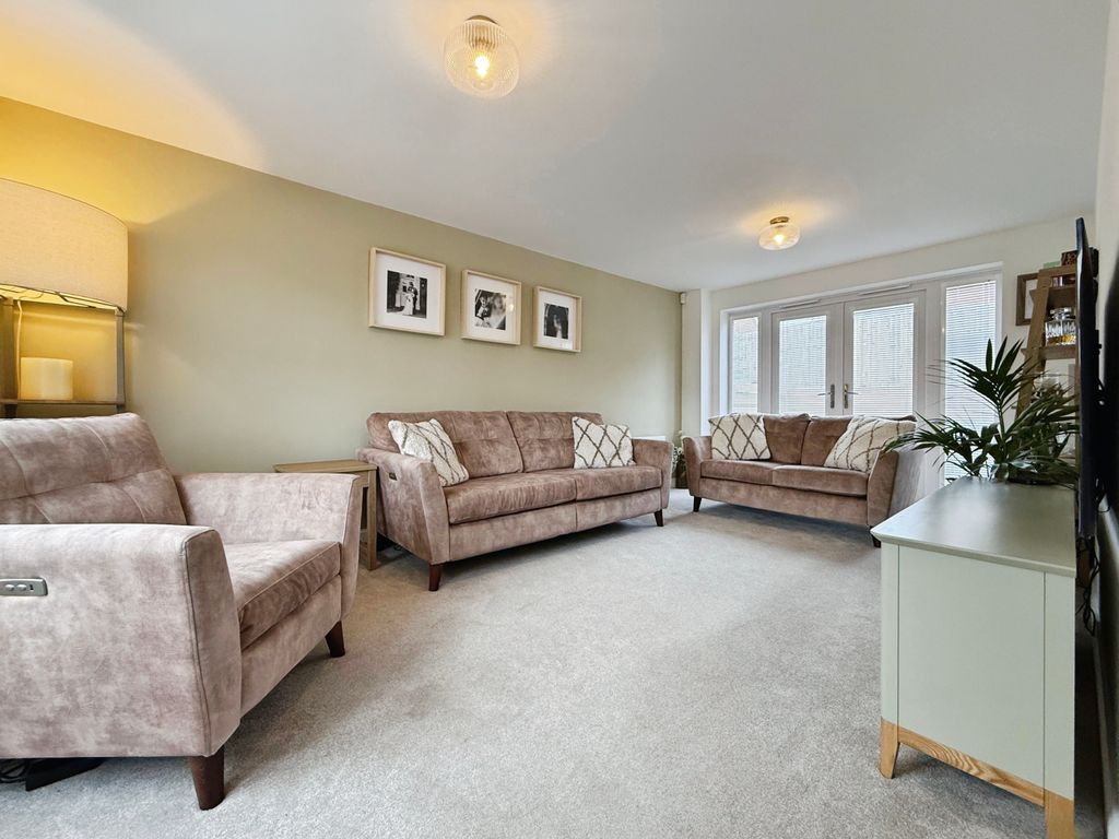 Property photo 2 of 25