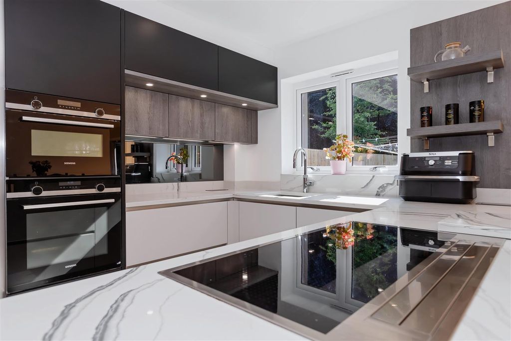 Property photo 2 of 25 First Avenue_21.Jpg