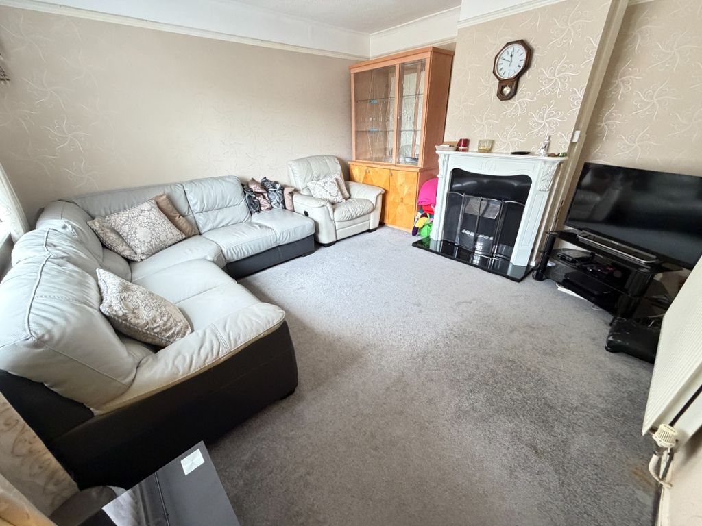 Property photo 3 of 11 5040562