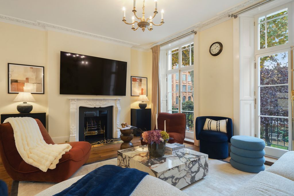 Property photo 2 of 21