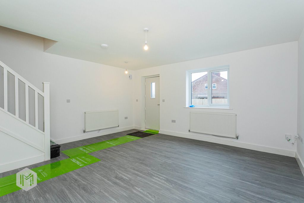 Property photo 3 of 18 Picture No. 02