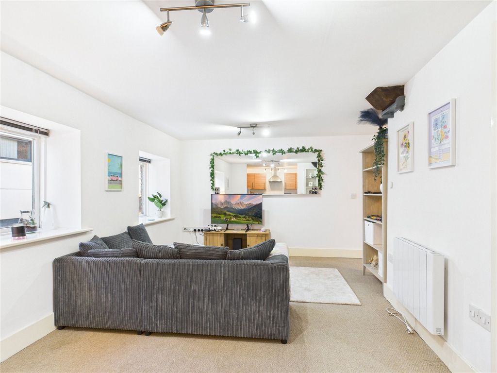 Property photo 3 of 10 Picture No. 06