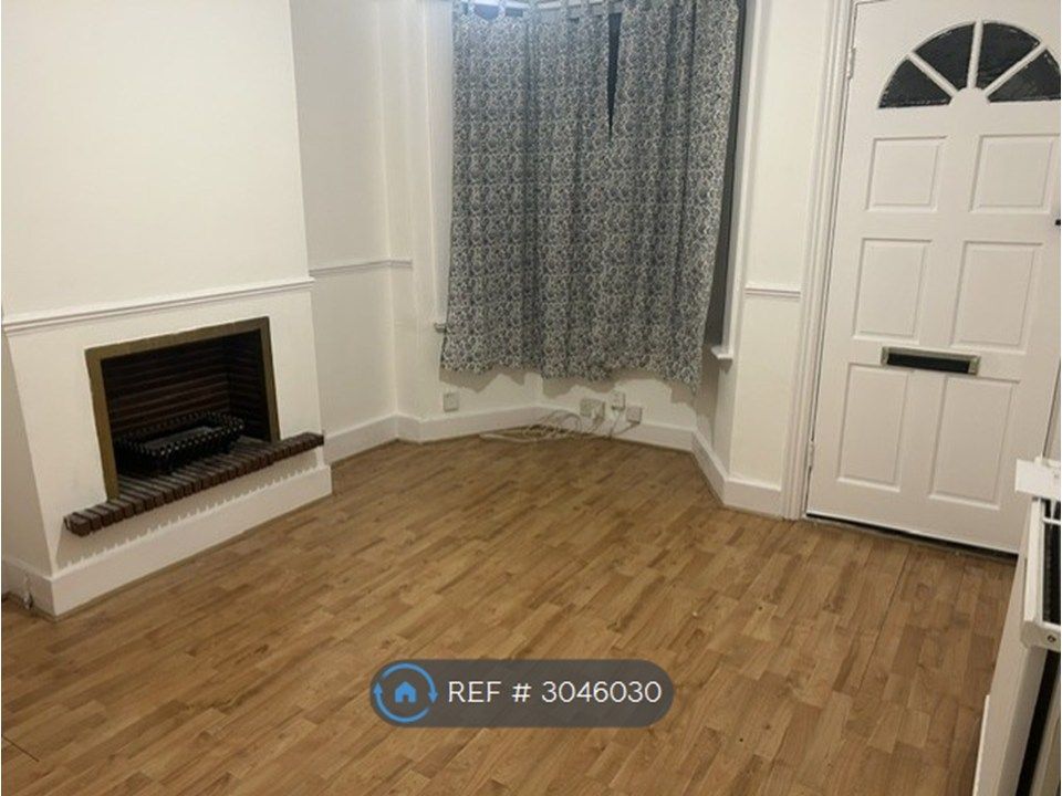 Property photo 1 of 12 Lounge