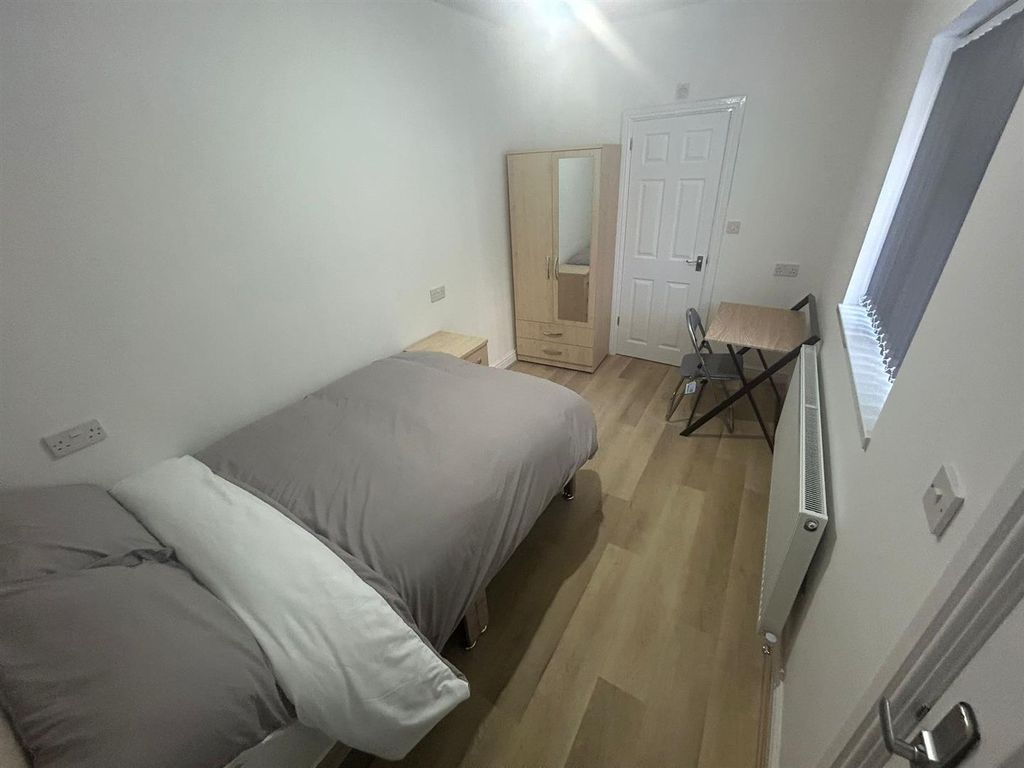 Property photo 3 of 6 Img-20260408-Wa0016.Jpg