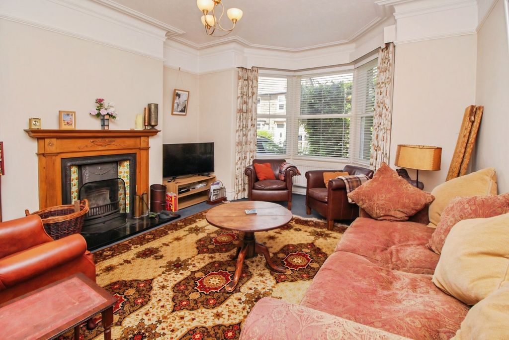 Property photo 2 of 18 Picture No. 11