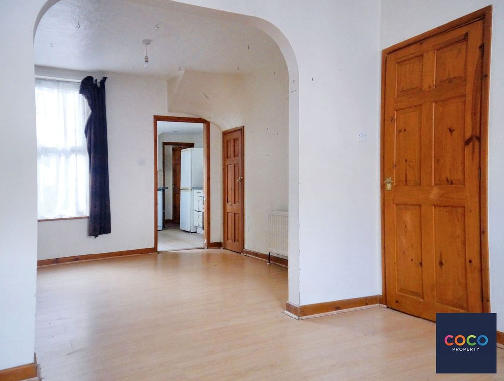 Property photo 2 of 8 Open Plan Living