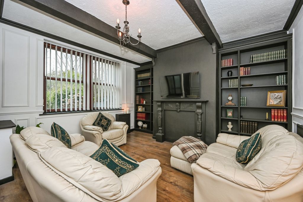 Property photo 2 of 19