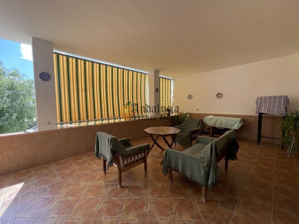Property photo 2 of 43