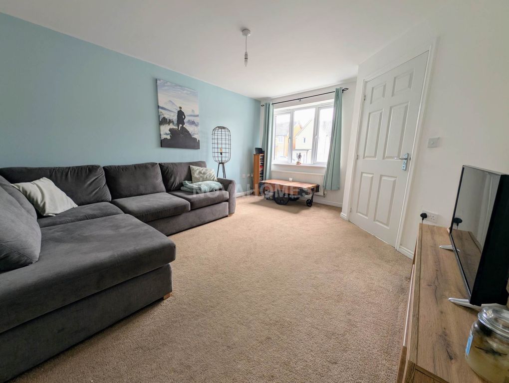 Property photo 3 of 12