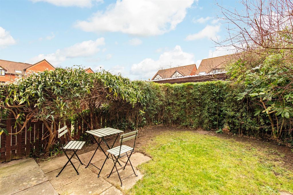 Property photo 3 of 23 Garden.Jpg