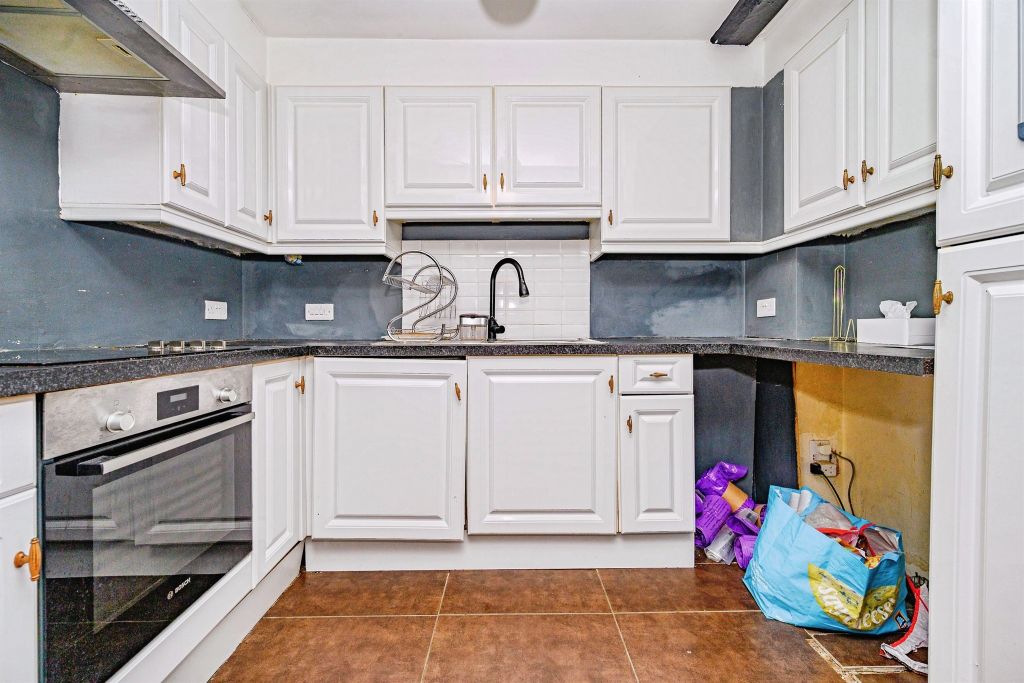 Property photo 3 of 16