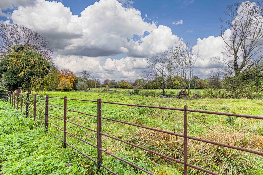 Property photo 2 of 12 Photo