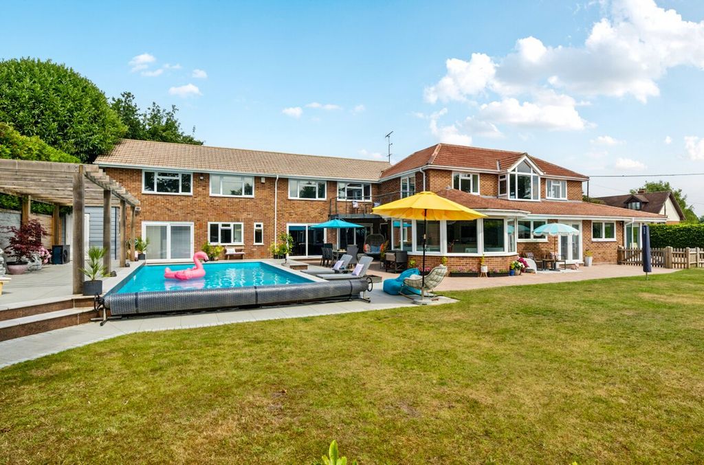Property photo 1 of 31