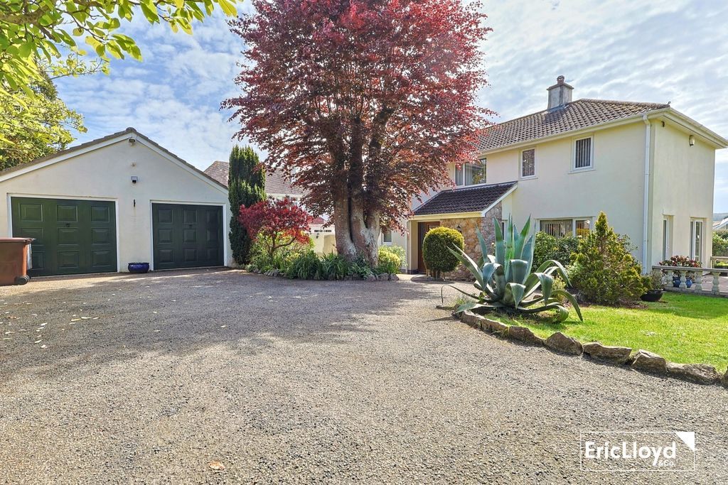 Property photo 1 of 26 Photo 17
