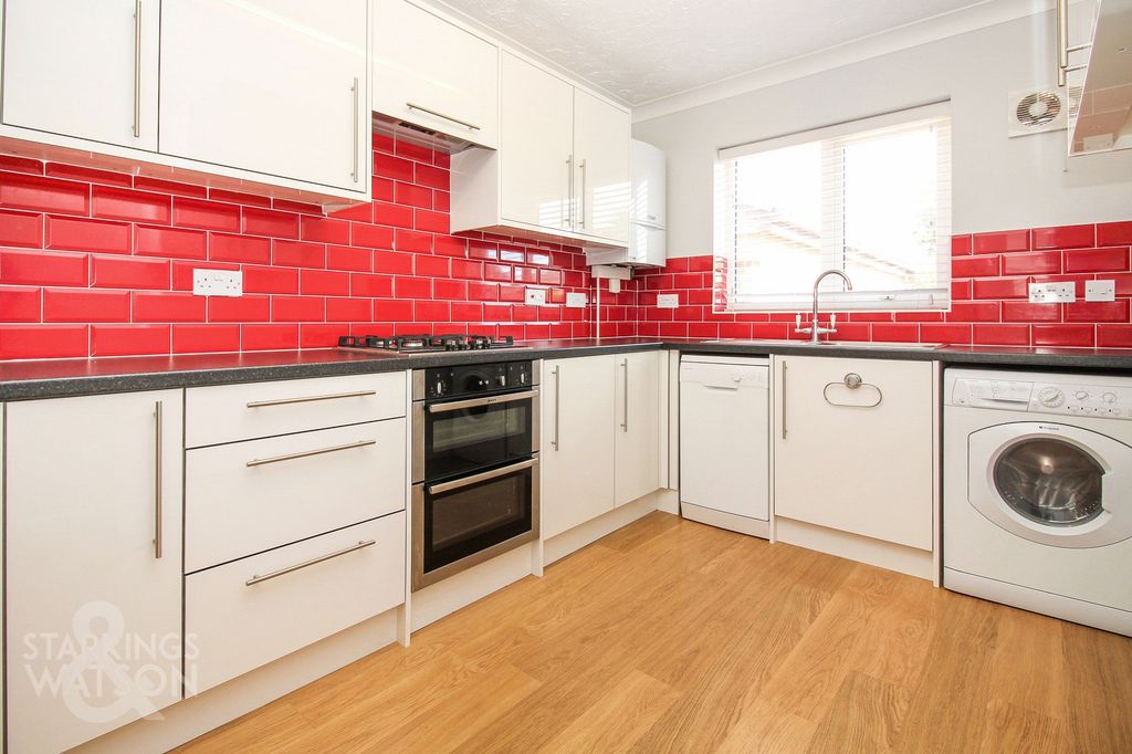 Property photo 2 of 11