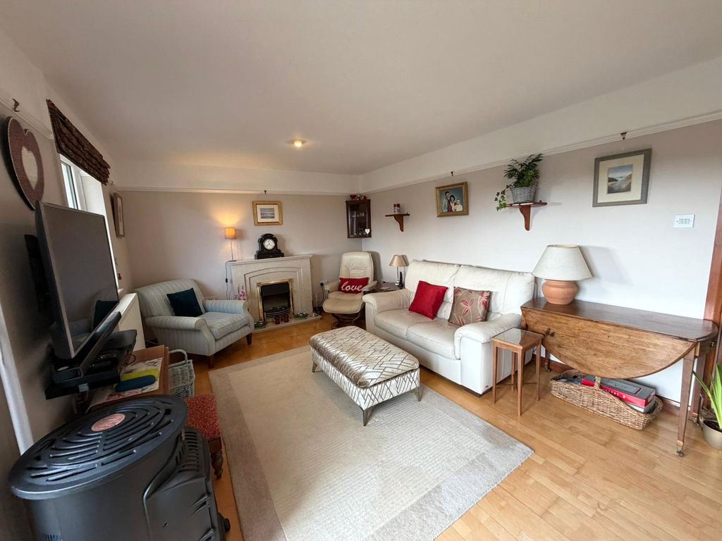 Property photo 3 of 21 Picture No. 35