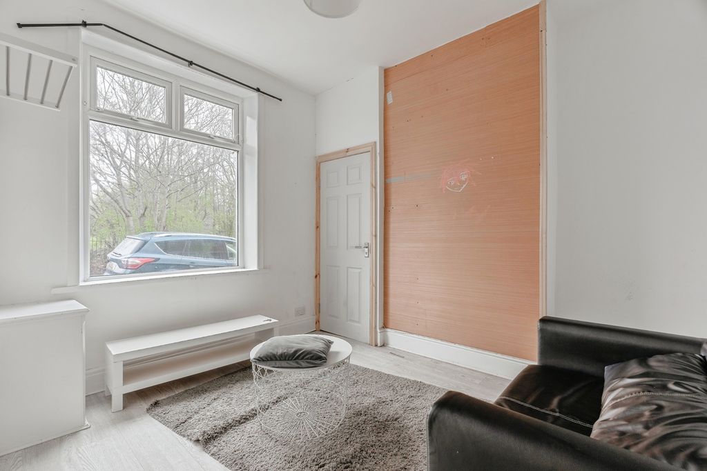 Property photo 2 of 18 Pbox-Img.Jpg