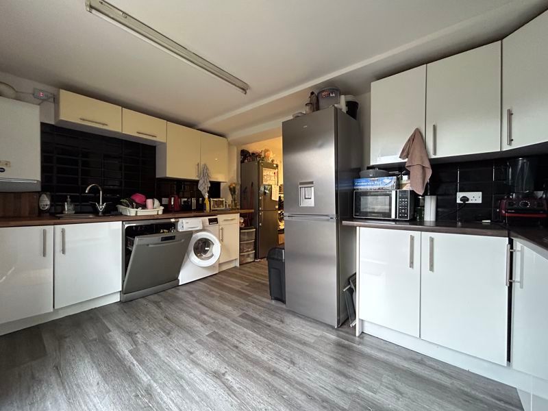 Property photo 3 of 11 Photo 9