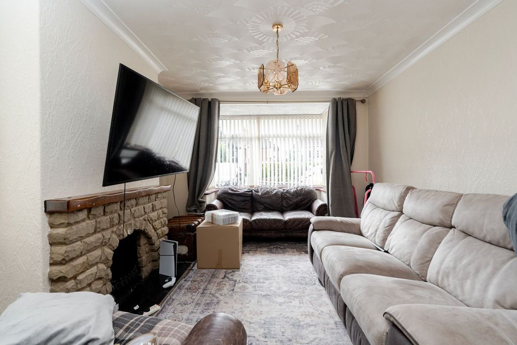 Property photo 3 of 6