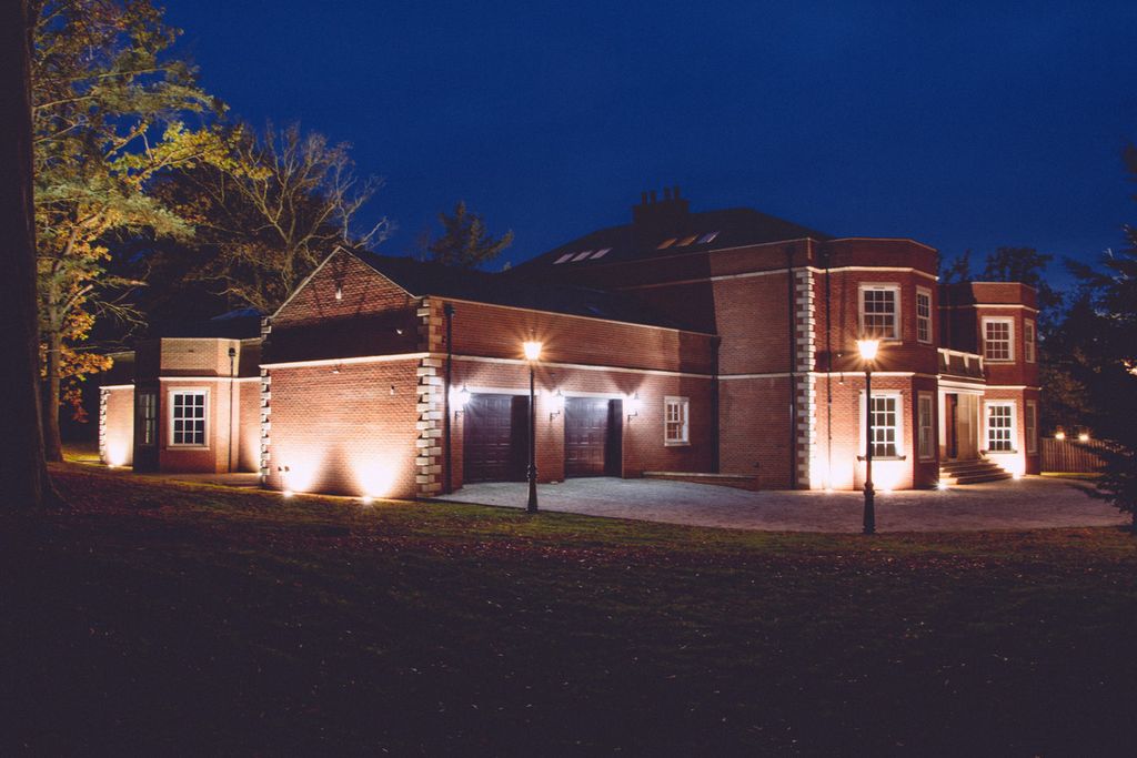 Property photo 1 of 31