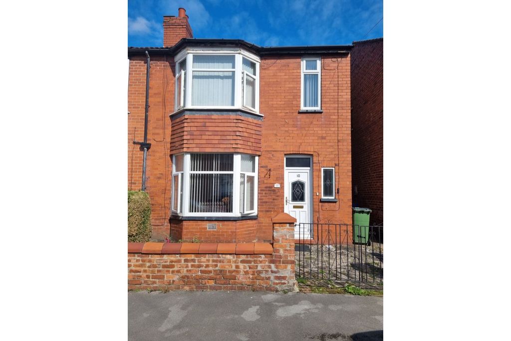 Property photo 1 of 17