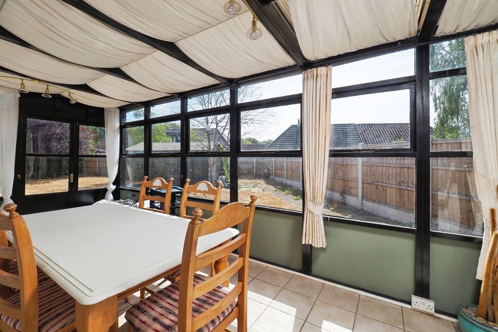 Property photo 3 of 19 Conservatory