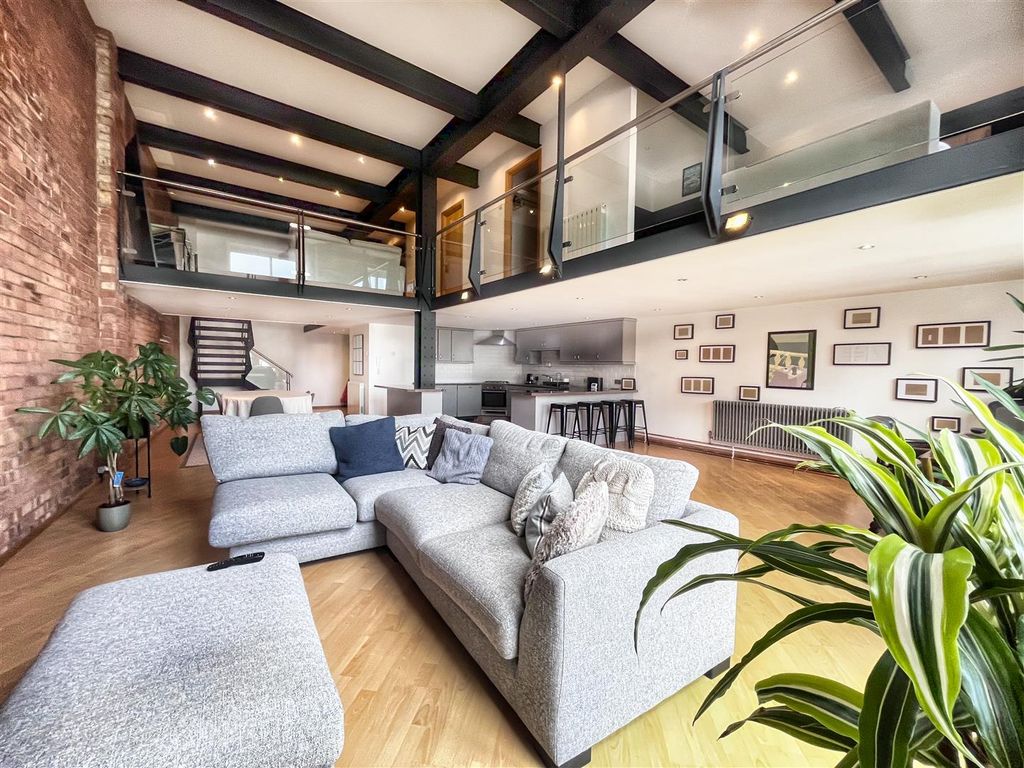 Property photo 1 of 12 1