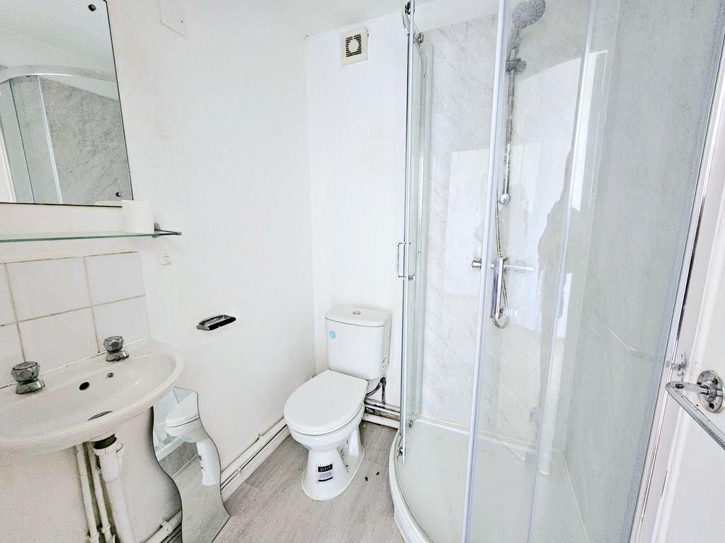 Property photo 3 of 4 Photo 4