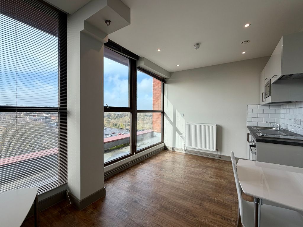 Property photo 1 of 14 Living Room