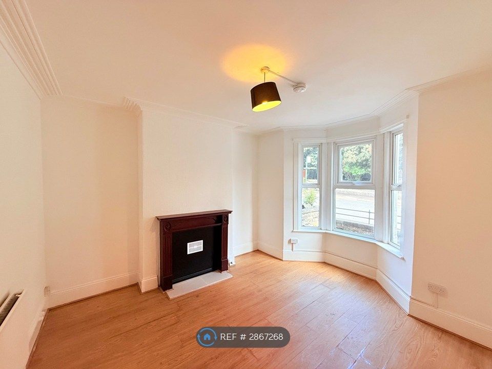 Property photo 2 of 32