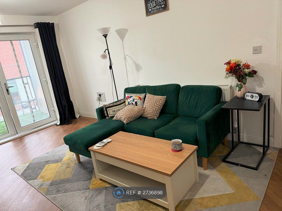 Property photo 2 of 28 Lounge 2