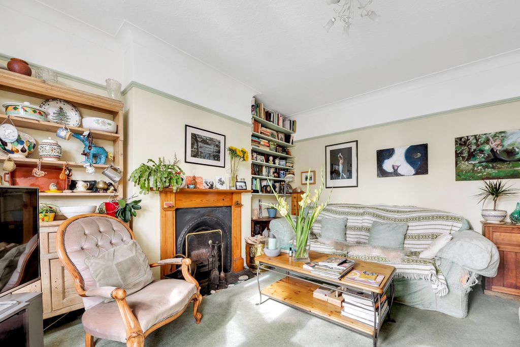 Property photo 1 of 17