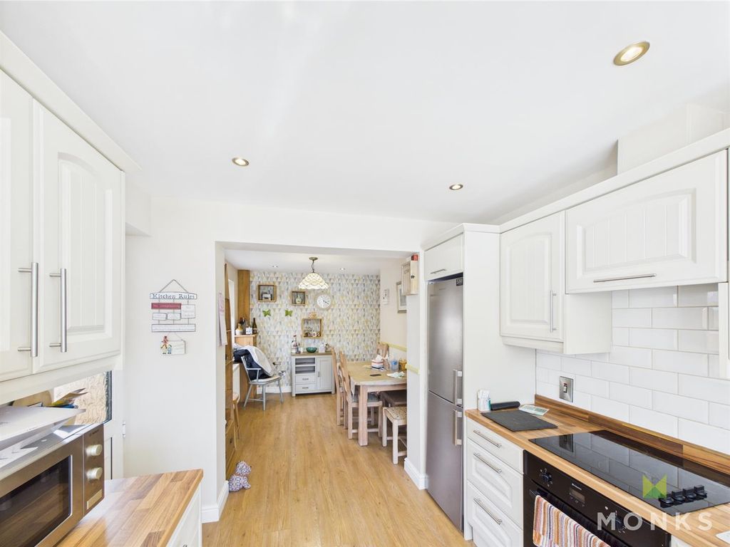 Property photo 3 of 14 Cam01348G0-Pr0675-Still002.Jpg