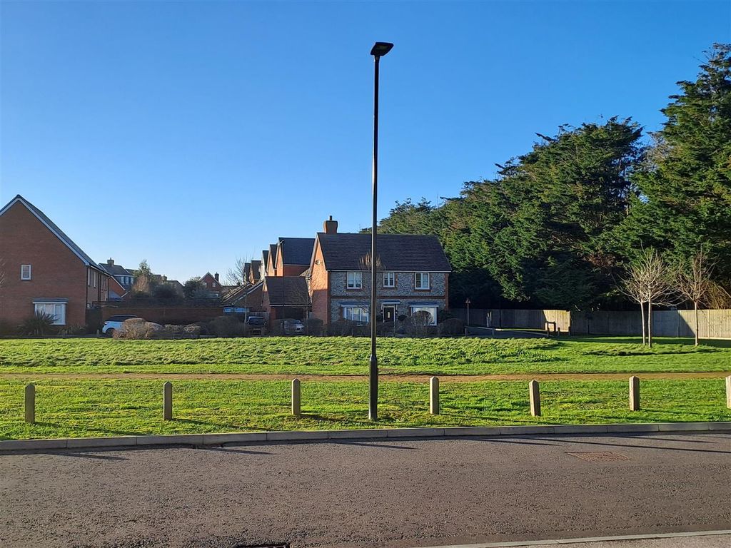 Property photo 2 of 16 N53Xhifo-Eivlexdjxsgna.Jpg