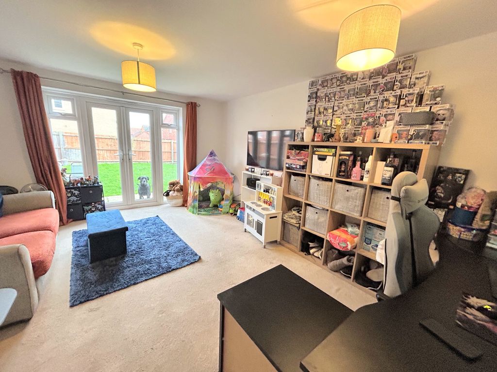 Property photo 2 of 22