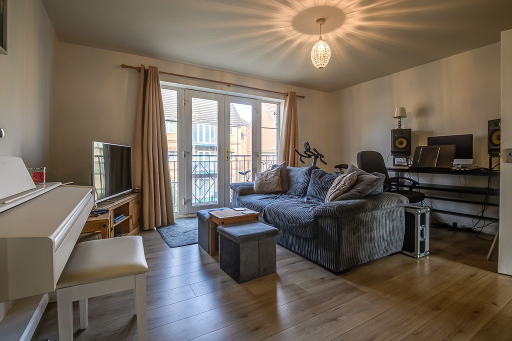 Property photo 2 of 20