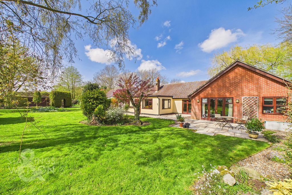 Property photo 2 of 43