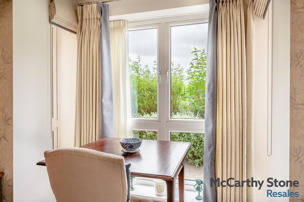 Property photo 3 of 43 8692468-Interior08.Jpg