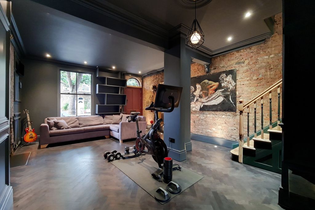 Property photo 3 of 13