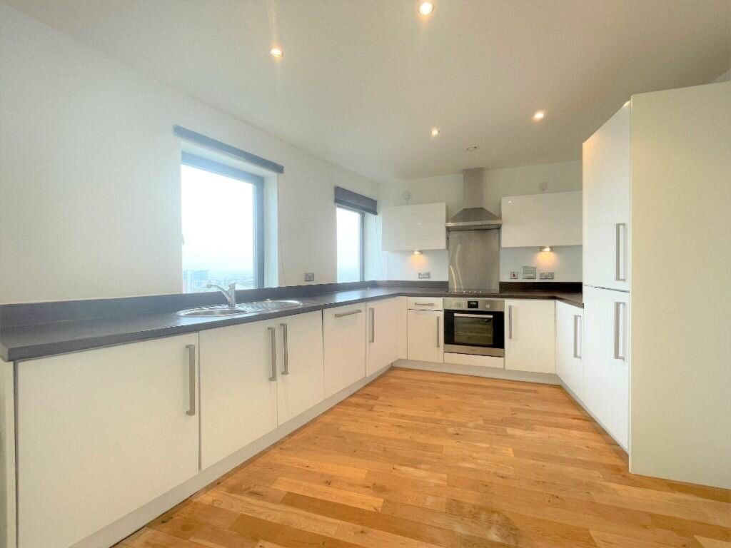 Property photo 2 of 15 Kitchen