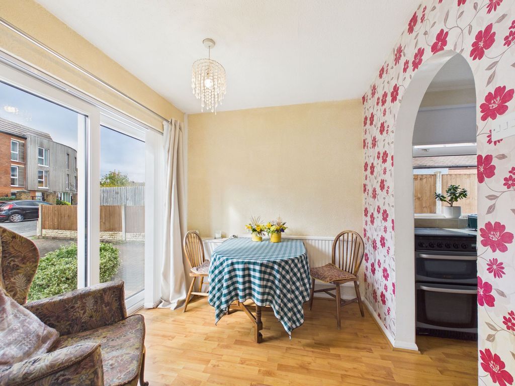 Property photo 3 of 17 Sitting Room
