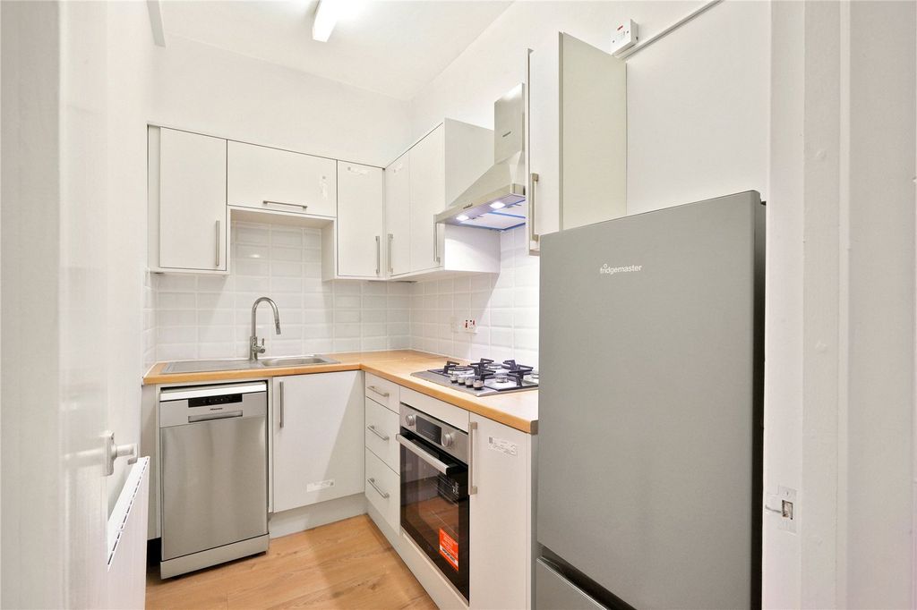 Property photo 3 of 14 Picture No. 15