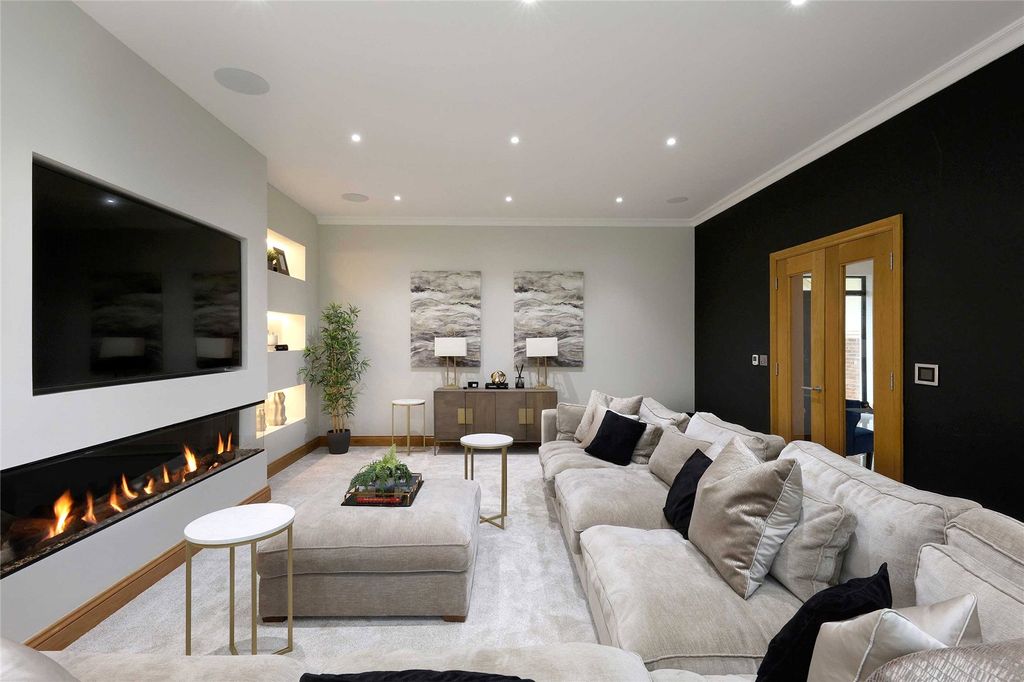 Property photo 3 of 16 Drawing Room