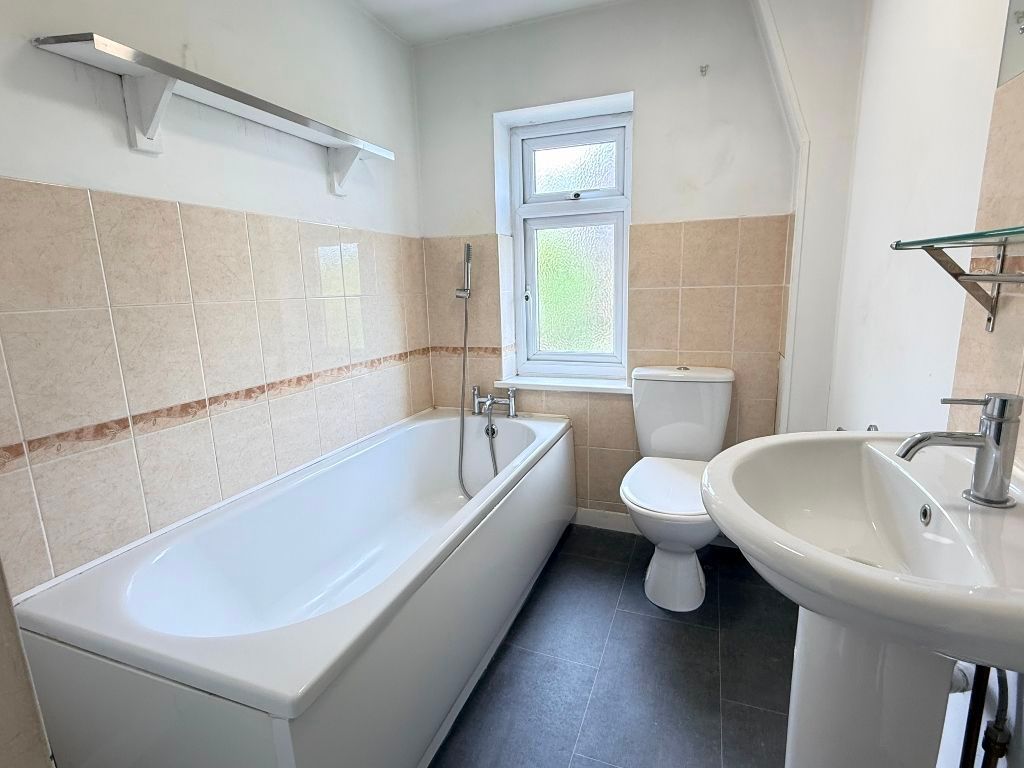 Property photo 2 of 3