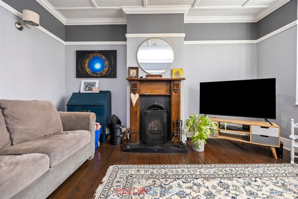 Property photo 3 of 17 Living Room