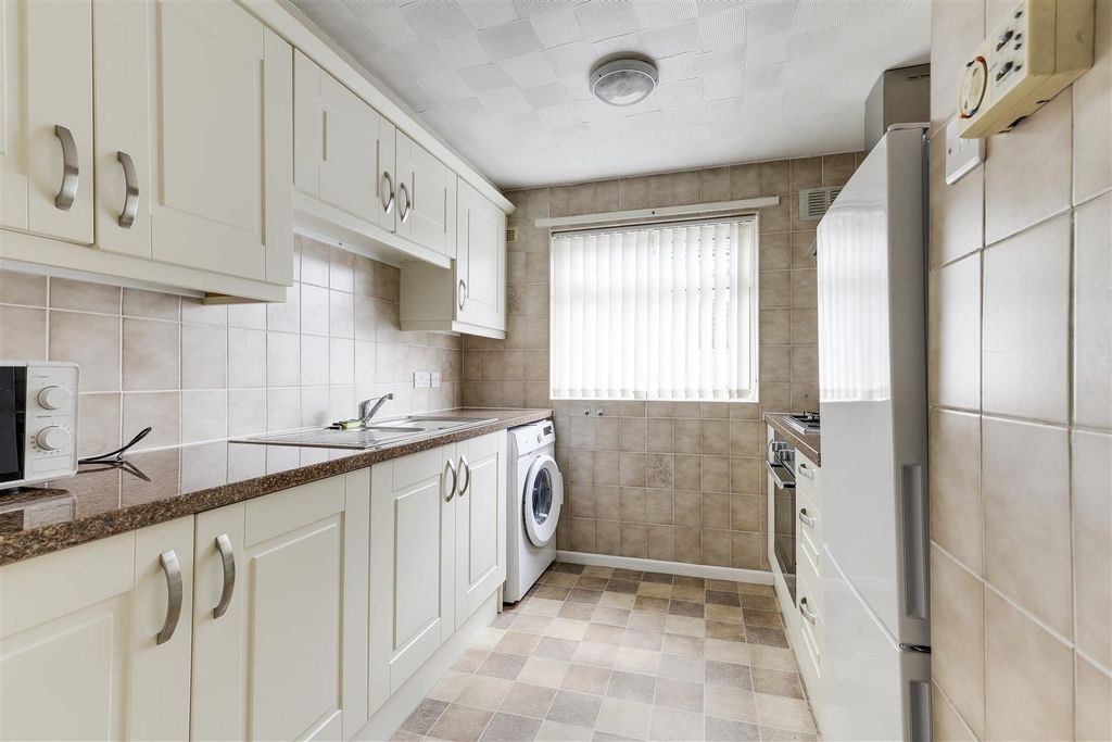 Property photo 2 of 19 Img_6832-Img_6836.Jpg